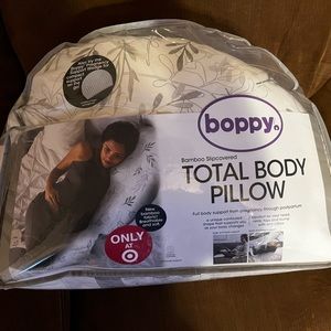Boppy total body pillow
